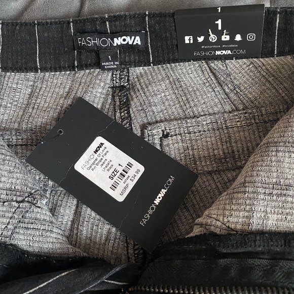 Fashion Nova Pin strip flare jeans - Picture 4 of 4